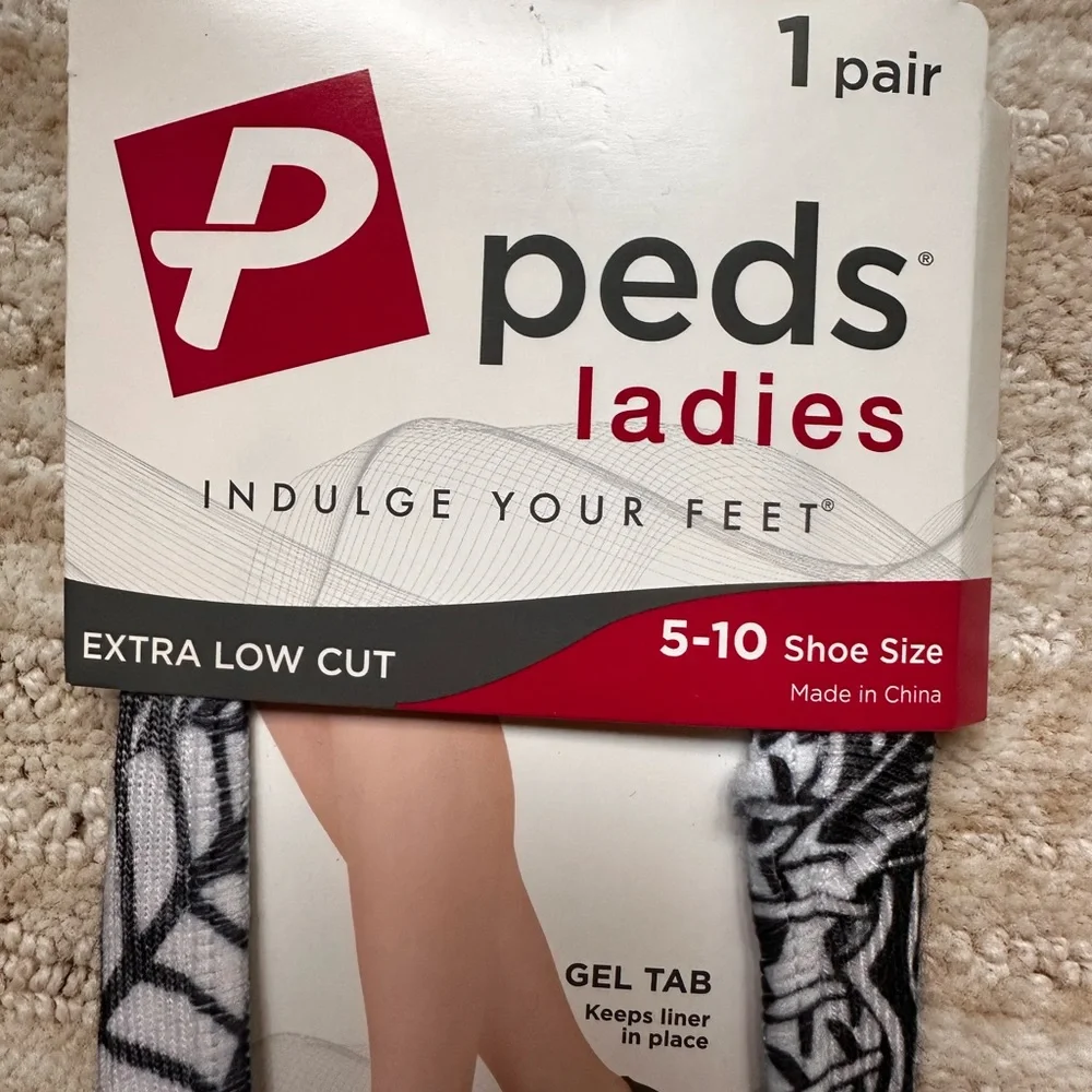 4 Pairs Merona and Peds Hidden Nylon Liner Socks - Black Pattern and Nude